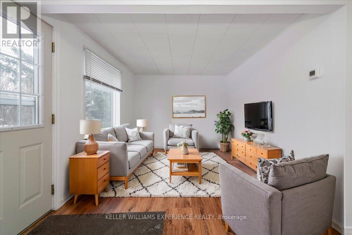 116 Huronia Road, Barrie (Allandale), Ontario  L4N 4E9 - Photo 3 - S12514912