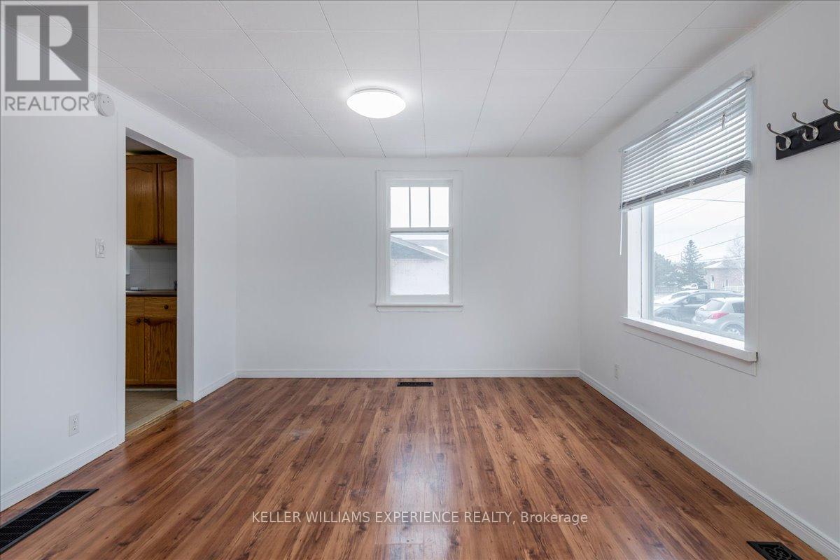 116 Huronia Road, Barrie (Allandale), Ontario  L4N 4E9 - Photo 7 - S12514912