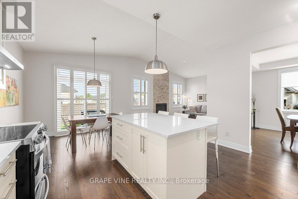 862 Oat Straw Way, Ottawa, Ontario  K1T 0M2 - Photo 12 - X12467853