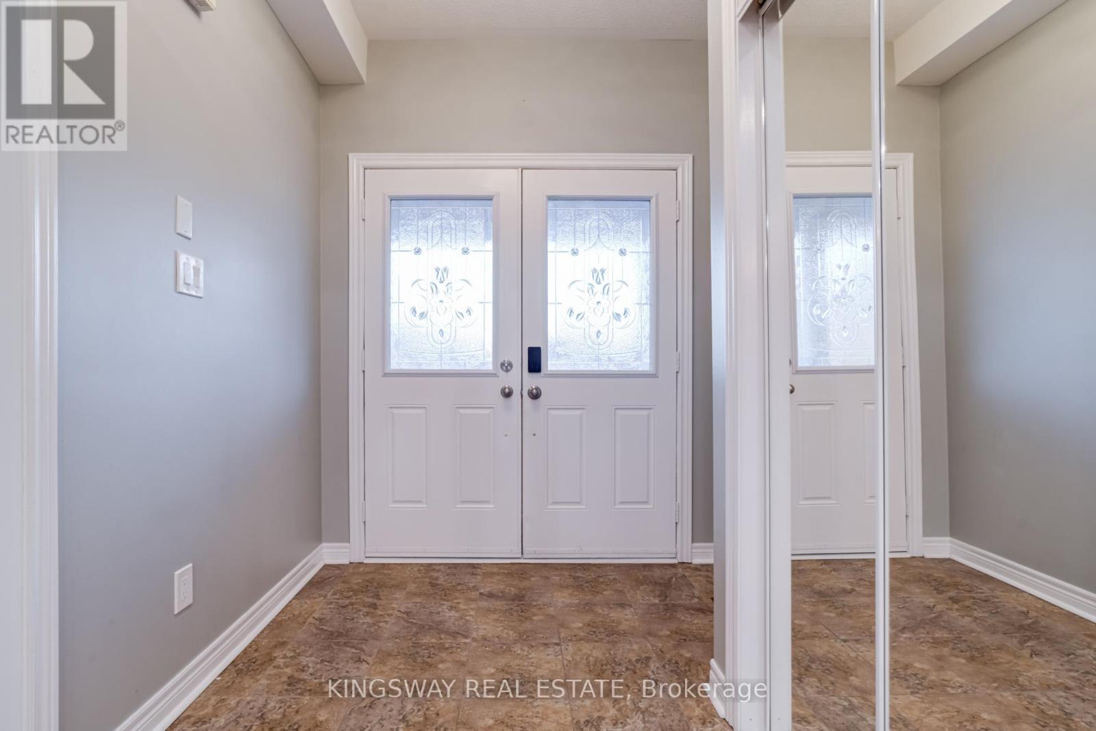 3475 Bala Drive, Mississauga, Ontario  L5M 0G6 - Photo 3 - W12514906