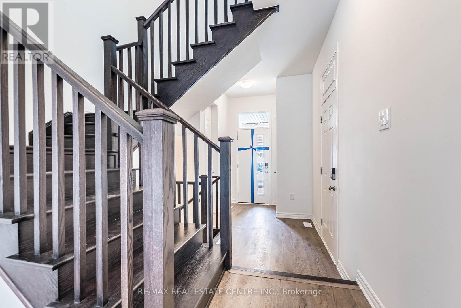 1700 Dance Court, Milton, Ontario  L9T 6H8 - Photo 6 - W12514938