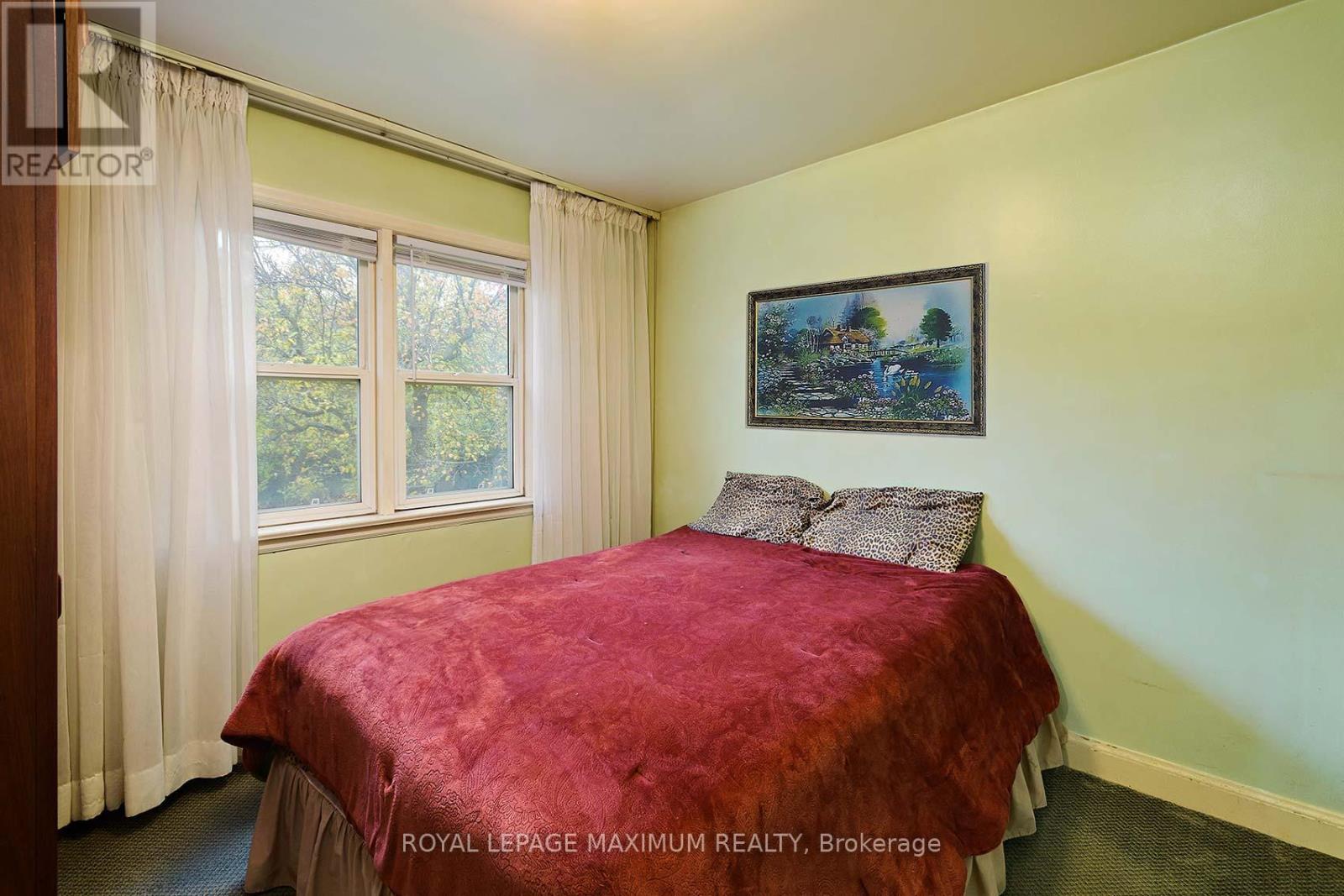 27 King Georges Drive, Toronto, Ontario  M6M 2H1 - Photo 12 - W12514950