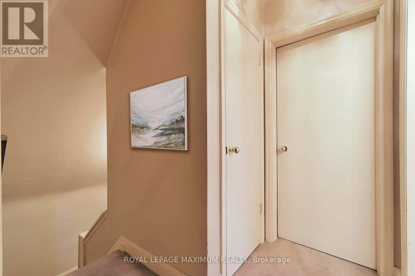 27 King Georges Drive, Toronto, Ontario  M6M 2H1 - Photo 15 - W12514950