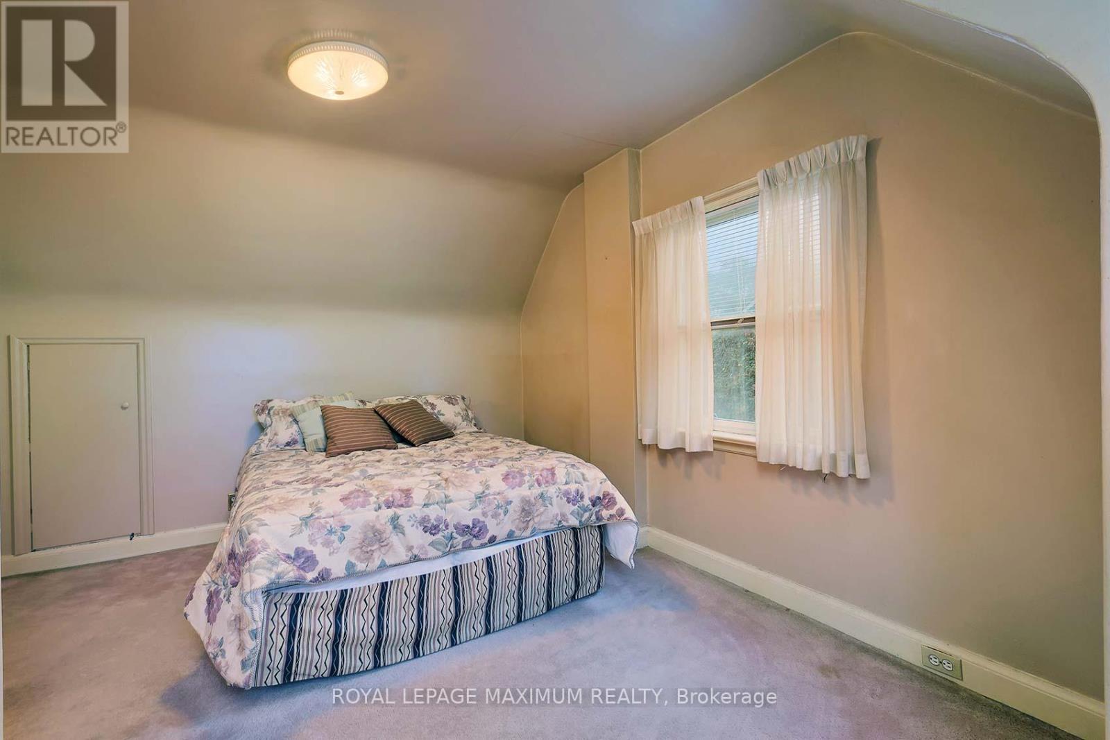 27 King Georges Drive, Toronto, Ontario  M6M 2H1 - Photo 16 - W12514950