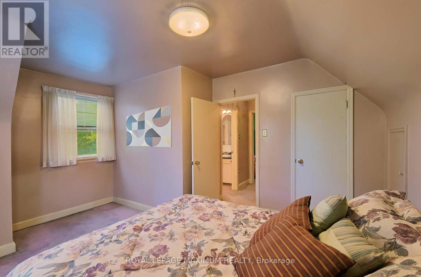 27 King Georges Drive, Toronto, Ontario  M6M 2H1 - Photo 17 - W12514950