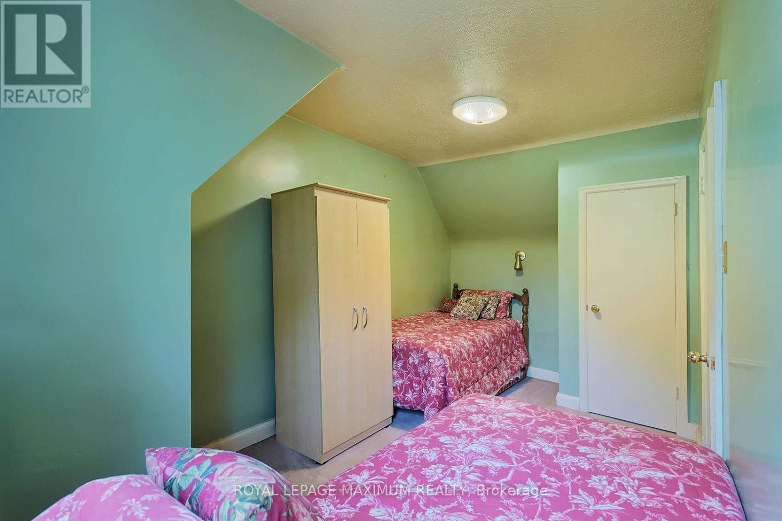 27 King Georges Drive, Toronto, Ontario  M6M 2H1 - Photo 19 - W12514950