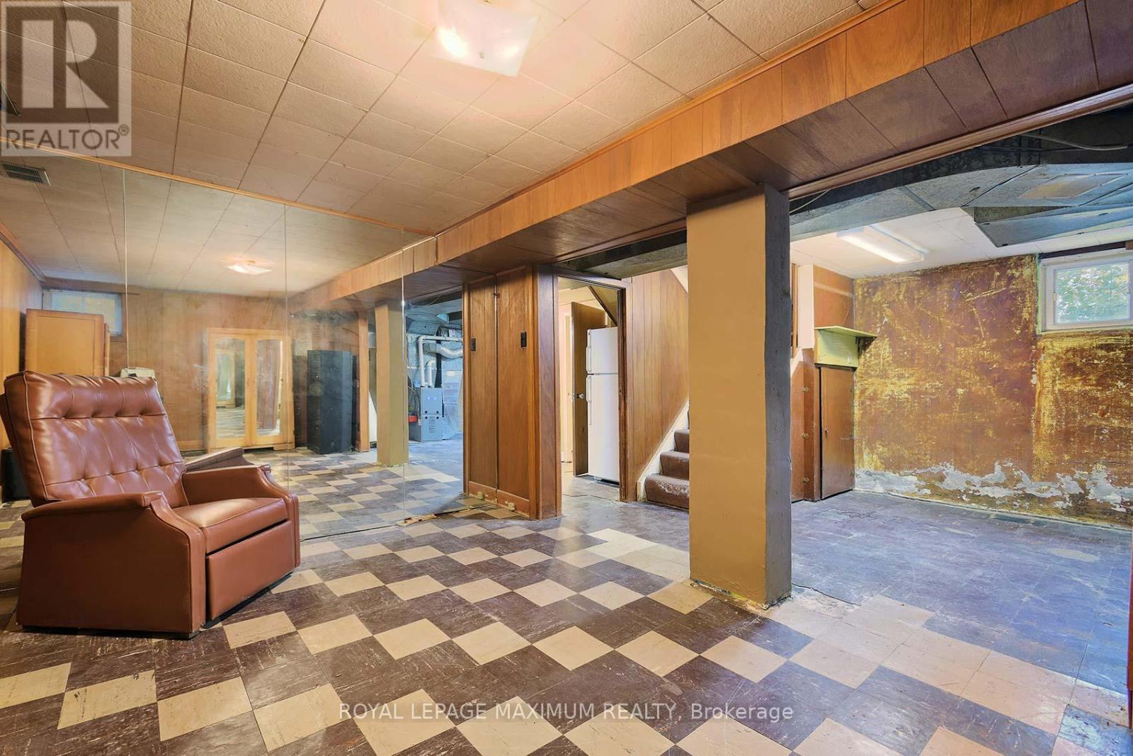 27 King Georges Drive, Toronto, Ontario  M6M 2H1 - Photo 22 - W12514950