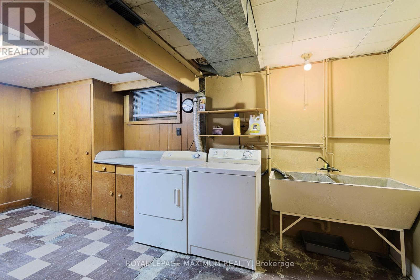 27 King Georges Drive, Toronto, Ontario  M6M 2H1 - Photo 23 - W12514950