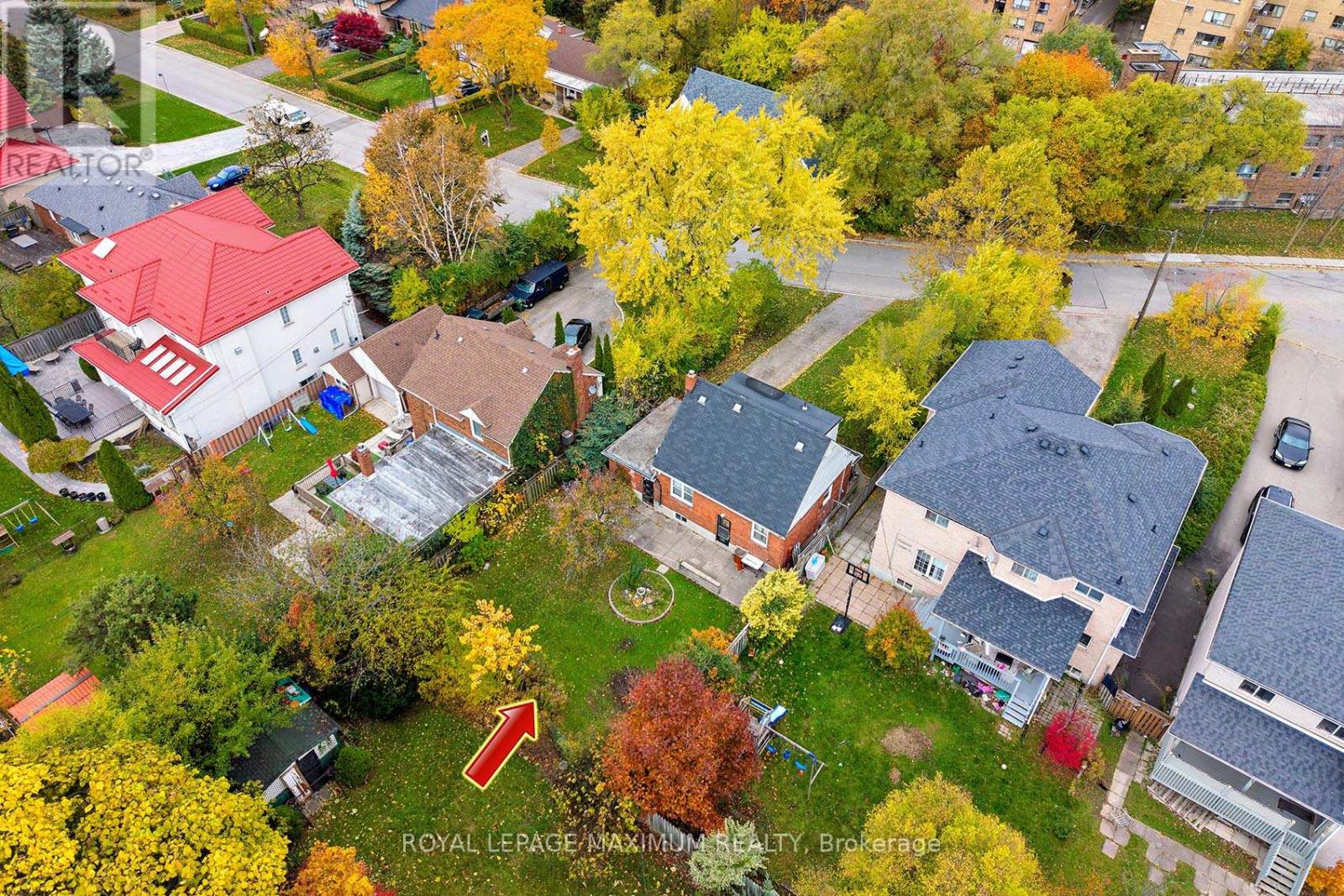 27 King Georges Drive, Toronto, Ontario  M6M 2H1 - Photo 28 - W12514950