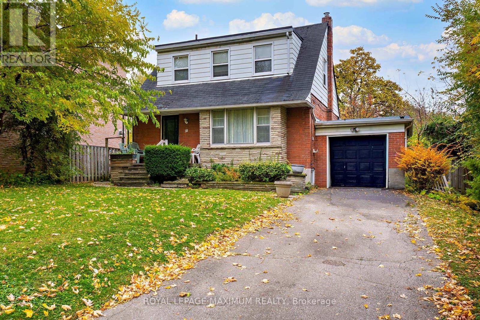 27 King Georges Drive, Toronto, Ontario  M6M 2H1 - Photo 29 - W12514950