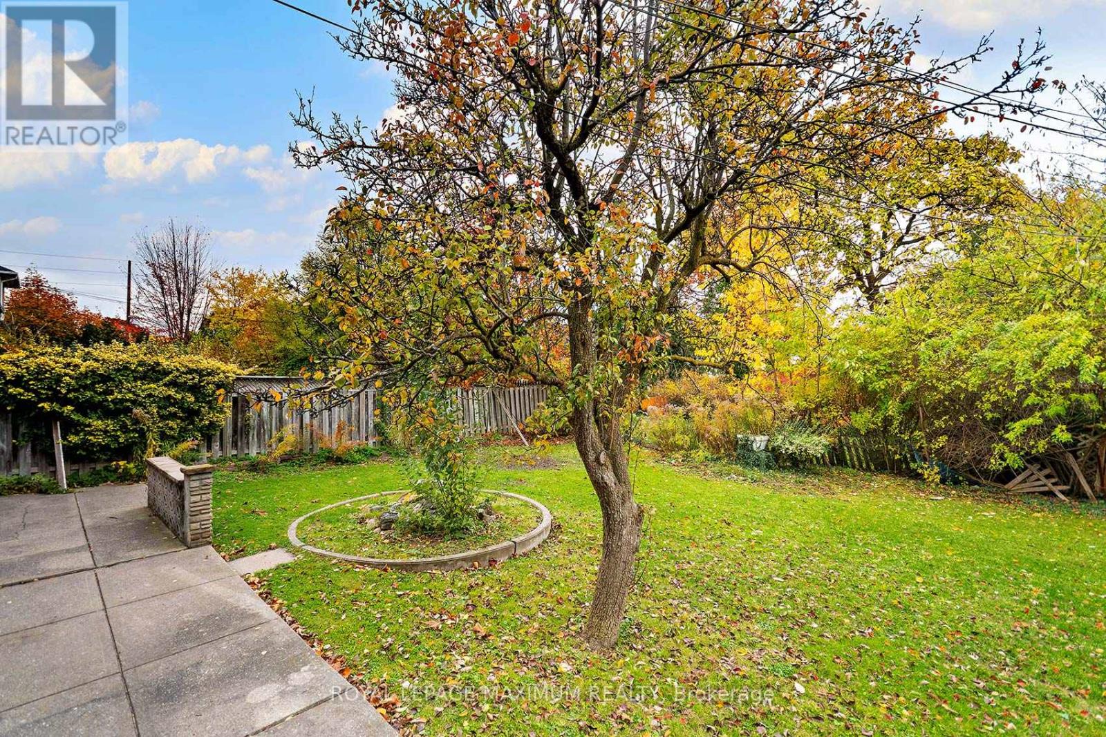 27 King Georges Drive, Toronto, Ontario  M6M 2H1 - Photo 30 - W12514950