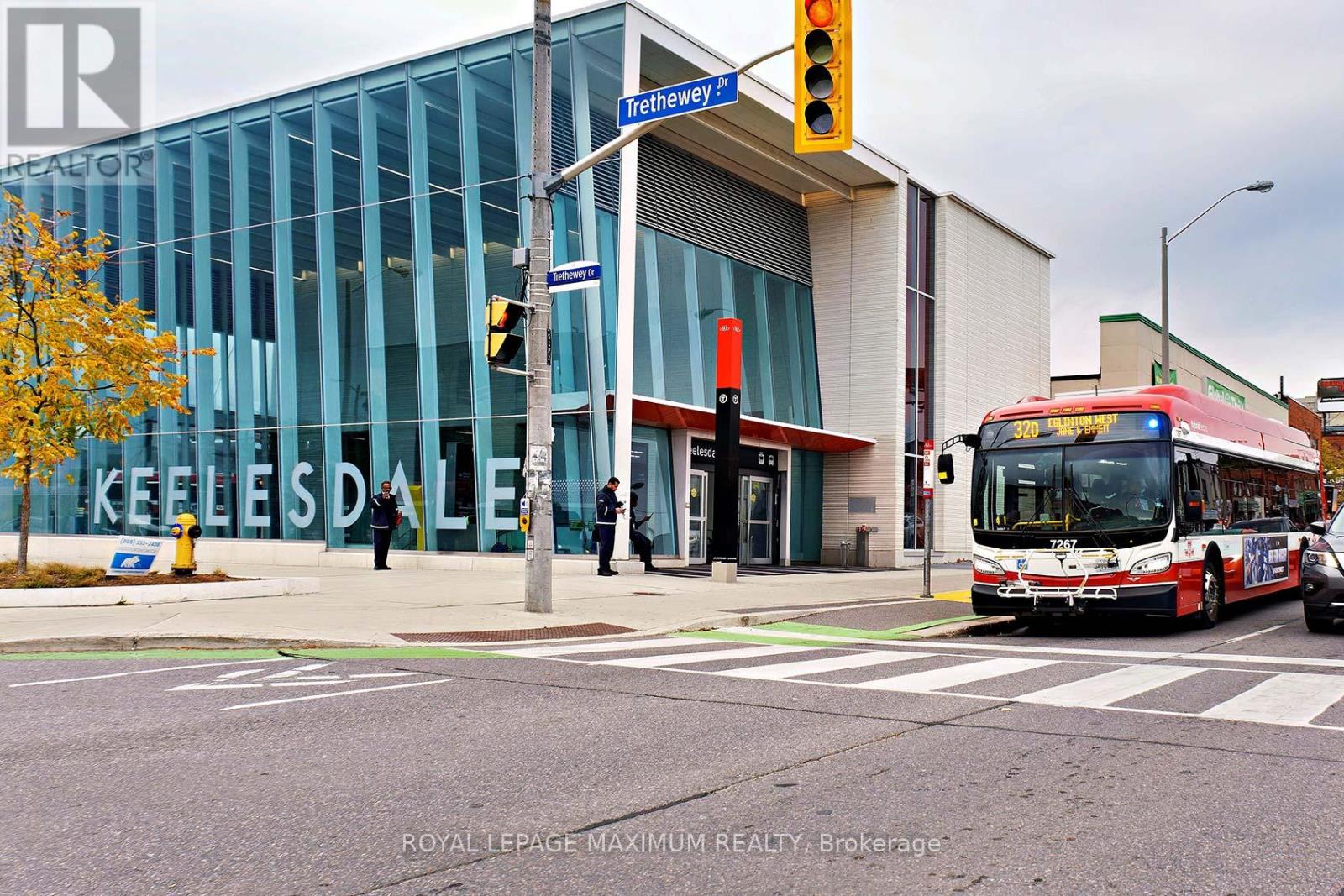 27 King Georges Drive, Toronto, Ontario  M6M 2H1 - Photo 33 - W12514950