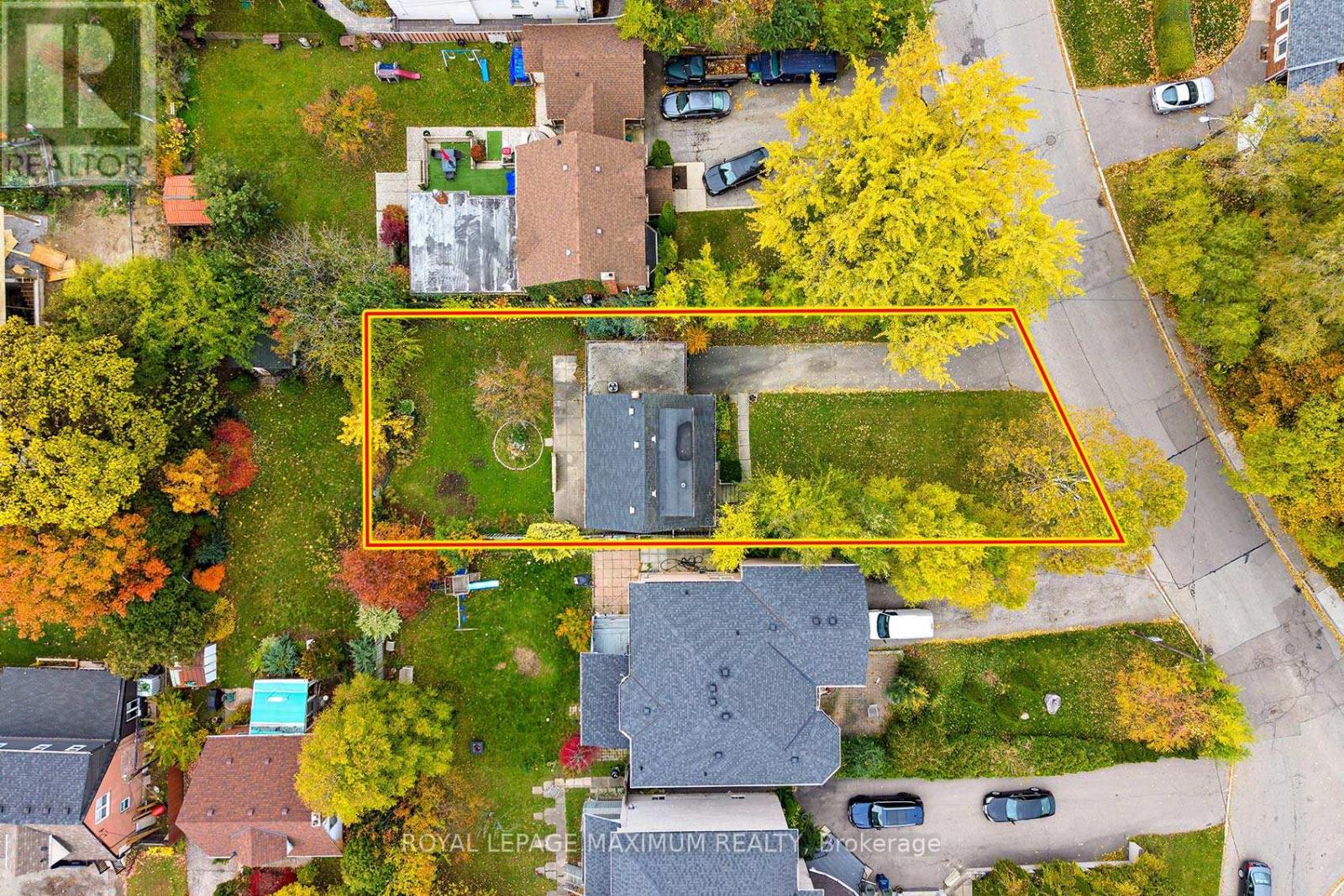 27 King Georges Drive, Toronto, Ontario  M6M 2H1 - Photo 4 - W12514950