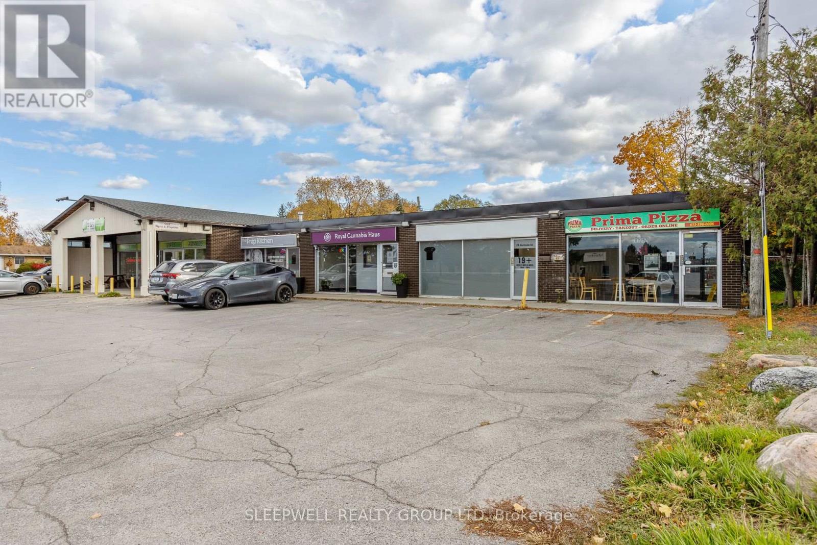 24 NORTHSIDE ROAD, Ottawa, Ontario