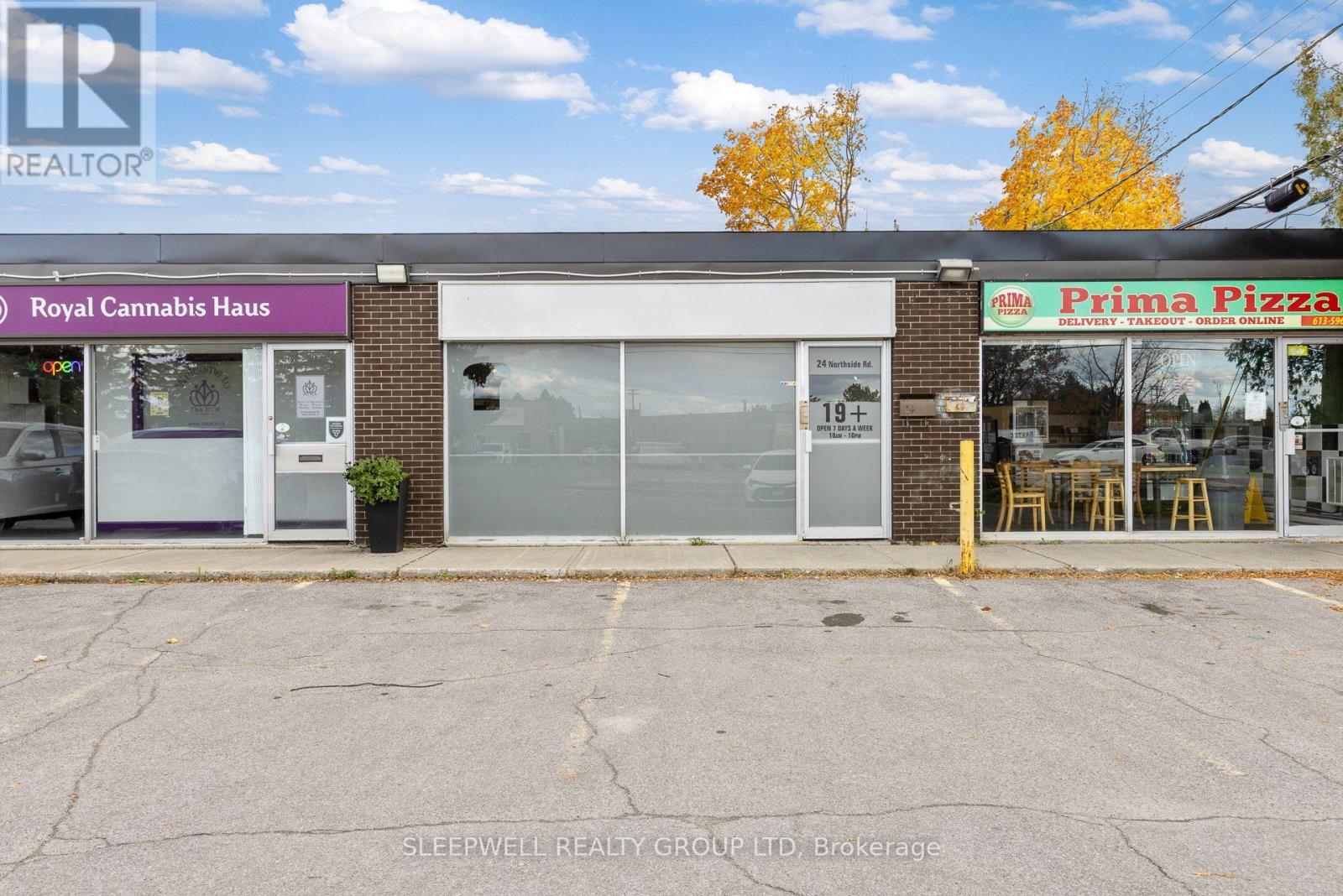 24 Northside Road, Ottawa, Ontario  K2H 5Z3 - Photo 2 - X12514966