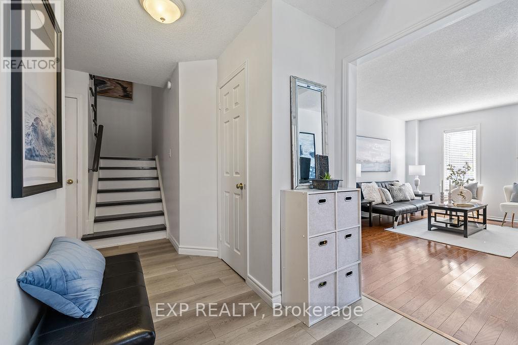 15 - 2006 Glenada Crescent, Oakville, Ontario  L6H 5R9 - Photo 6 - W12515062