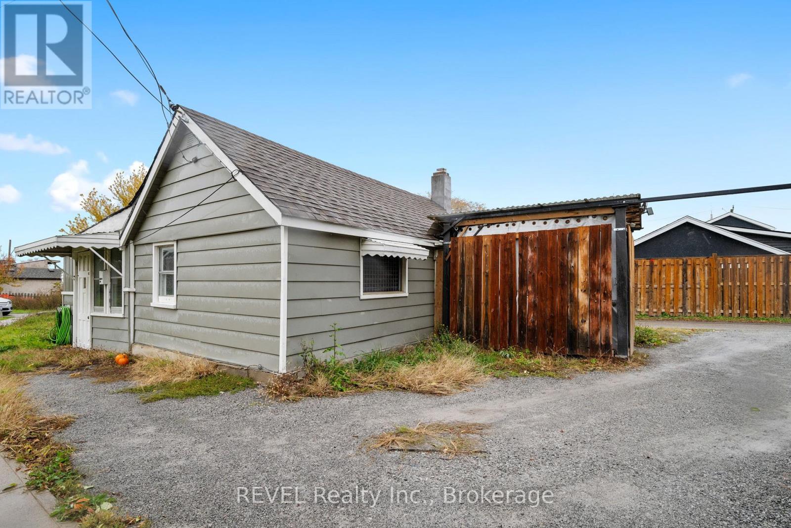 1 Birch Lane, St. Catharines, Ontario  L2P 2B5 - Photo 1 - X12515026