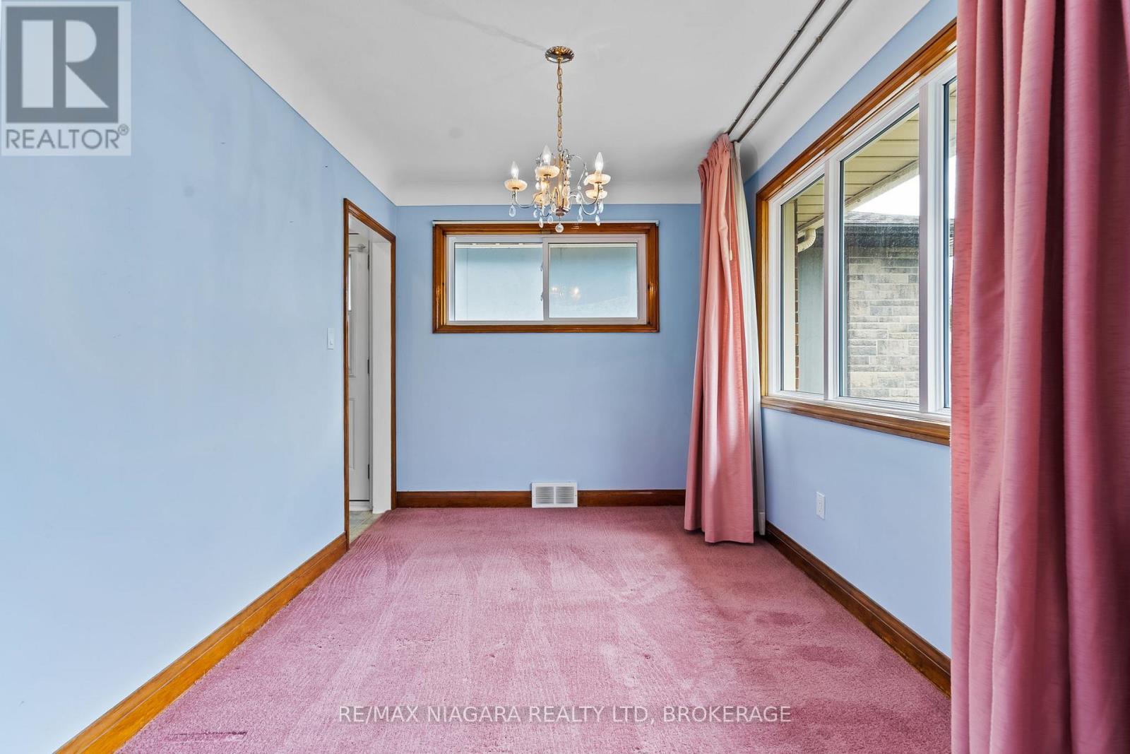 7653 Wayne Street, Niagara Falls, Ontario  L2H 1G7 - Photo 6 - X12515042