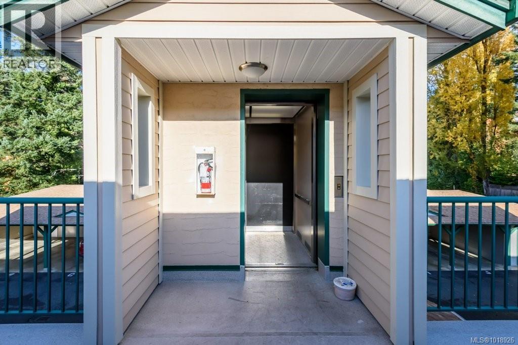 14 1876 Comox Ave, Comox, British Columbia  V9M 3M7 - Photo 5 - 1018926