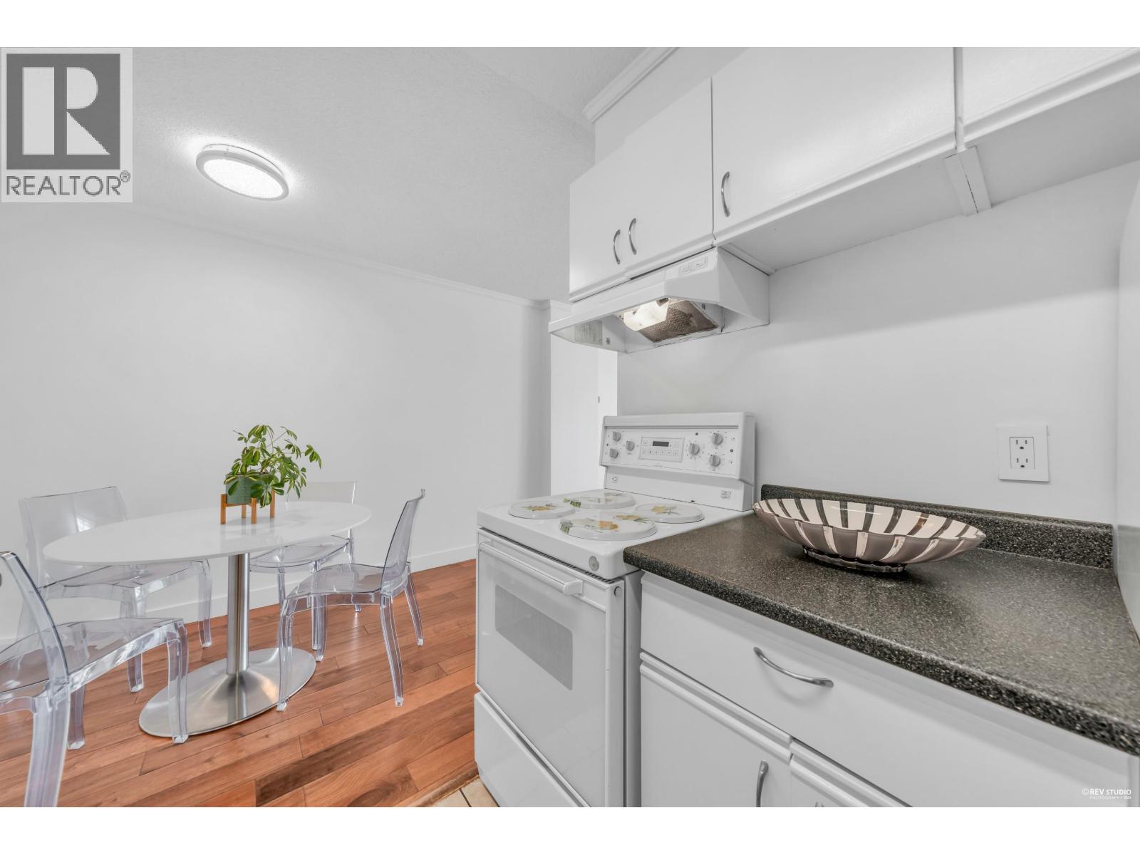 1812 2016 Fullerton Avenue, North Vancouver, British Columbia  V7P 3E6 - Photo 9 - R3054672