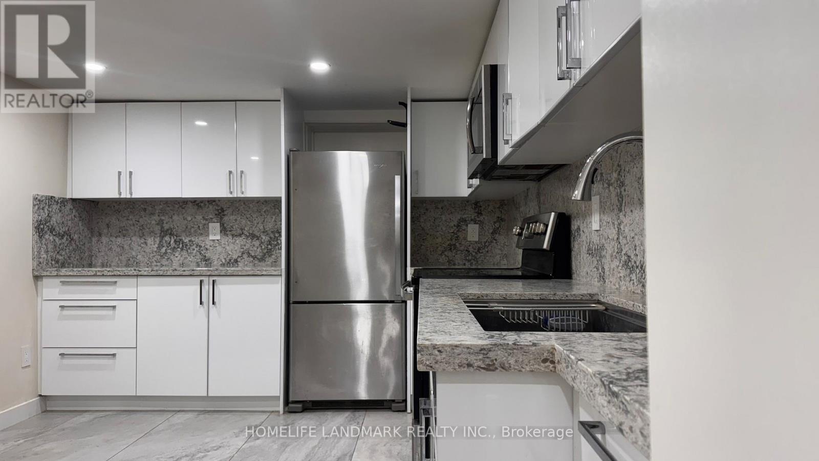 35 Robingrove Road, Toronto, Ontario  M2R 2Z8 - Photo 7 - C12445752