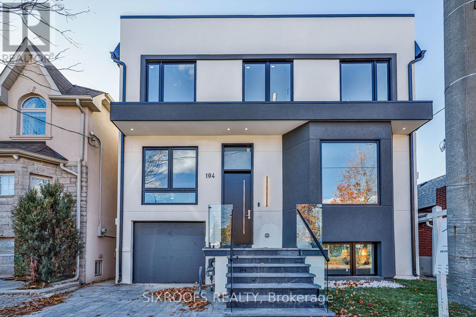 104 ROOSEVELT ROAD, Toronto, Ontario