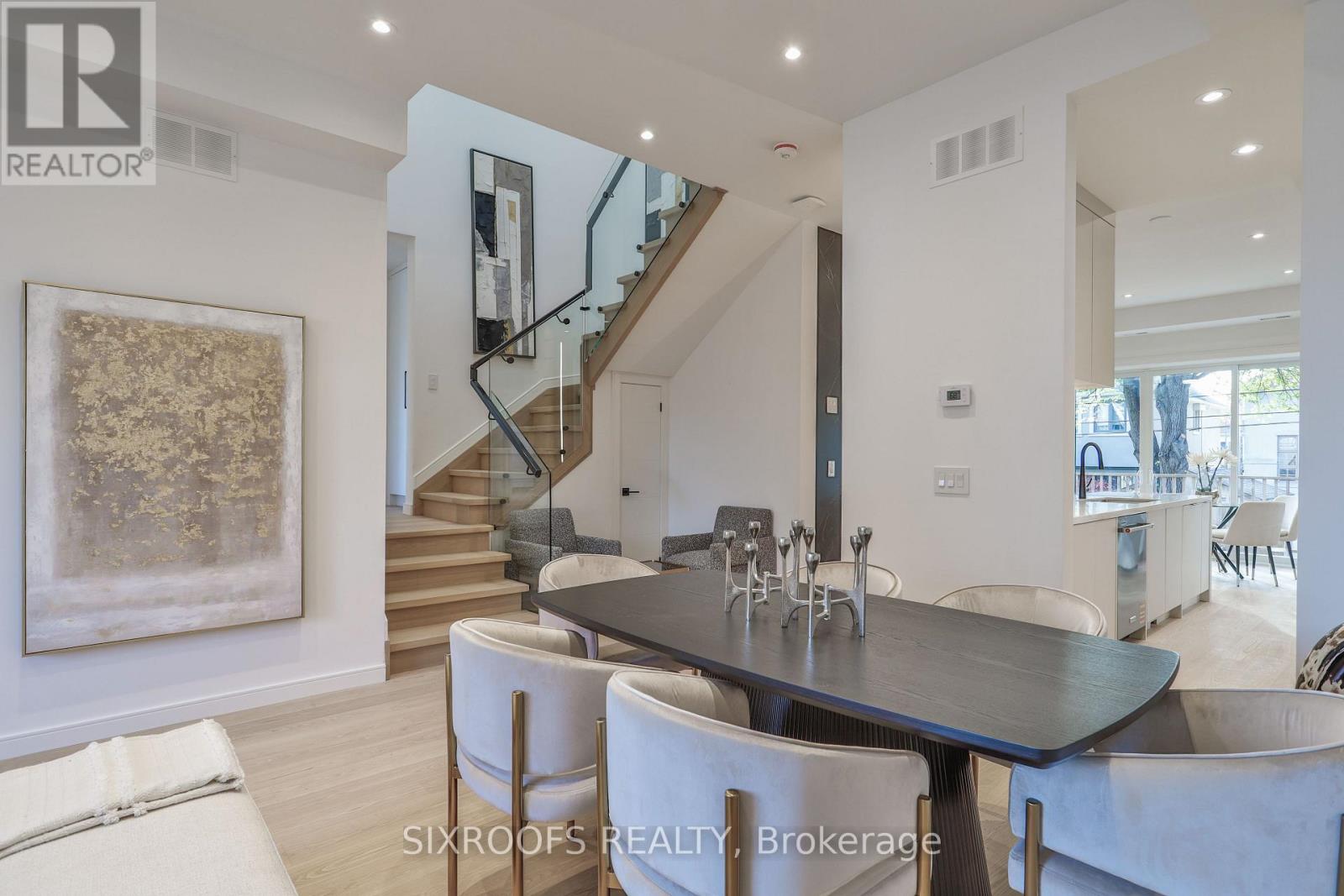 104 Roosevelt Road, Toronto, Ontario  M4J 4T9 - Photo 11 - E12515002