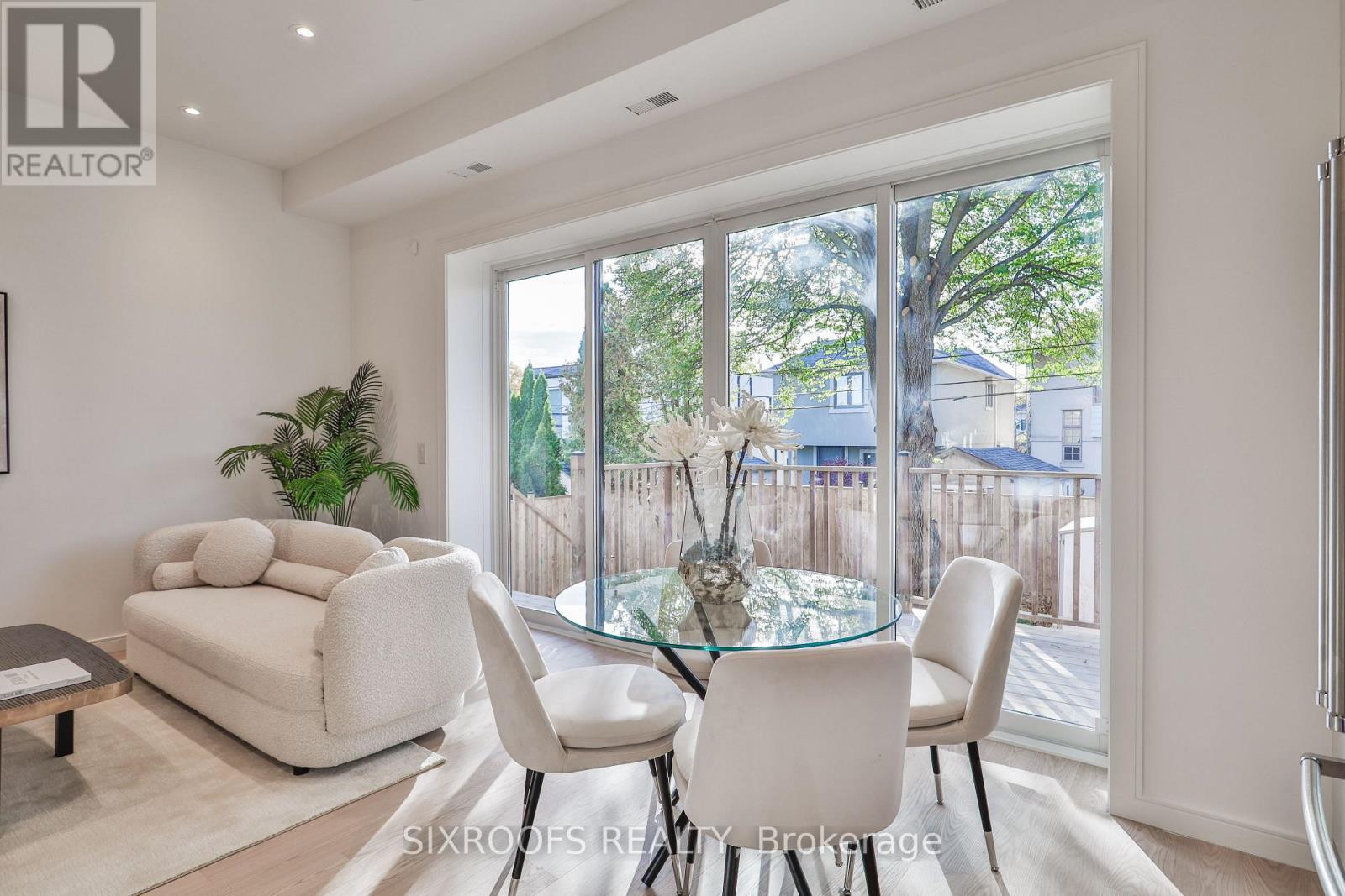 104 Roosevelt Road, Toronto, Ontario  M4J 4T9 - Photo 15 - E12515002