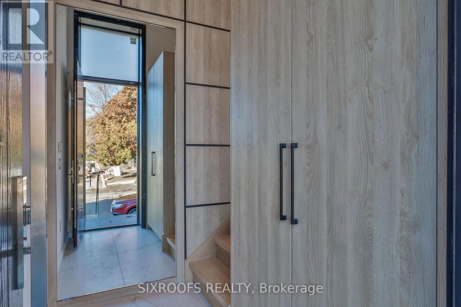 104 Roosevelt Road, Toronto, Ontario  M4J 4T9 - Photo 3 - E12515002