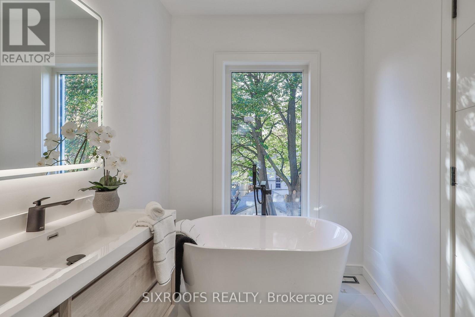 104 Roosevelt Road, Toronto, Ontario  M4J 4T9 - Photo 34 - E12515002