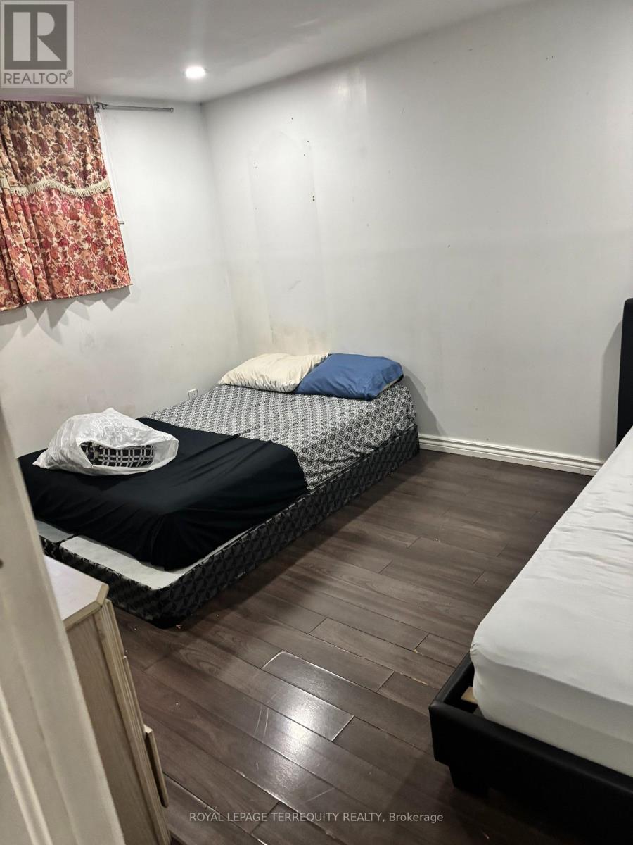 B - 74 Ellesmere Road, Toronto, Ontario  M1R 4C2 - Photo 2 - E12515038