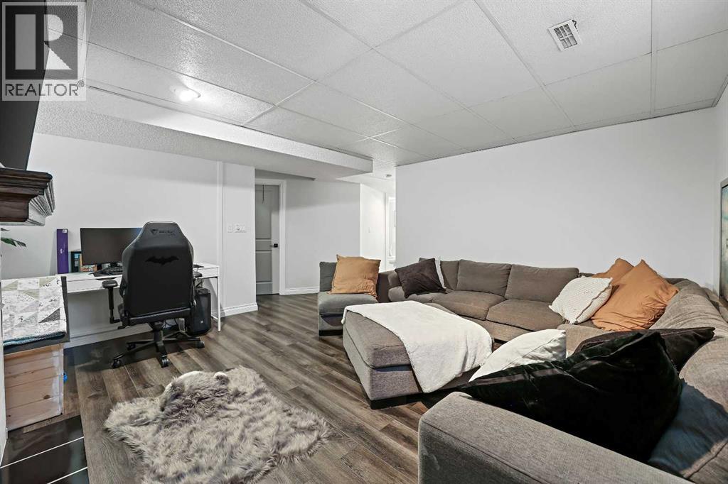 52 West Edge Road, Cochrane, Alberta  T4C 1L1 - Photo 30 - A2262912