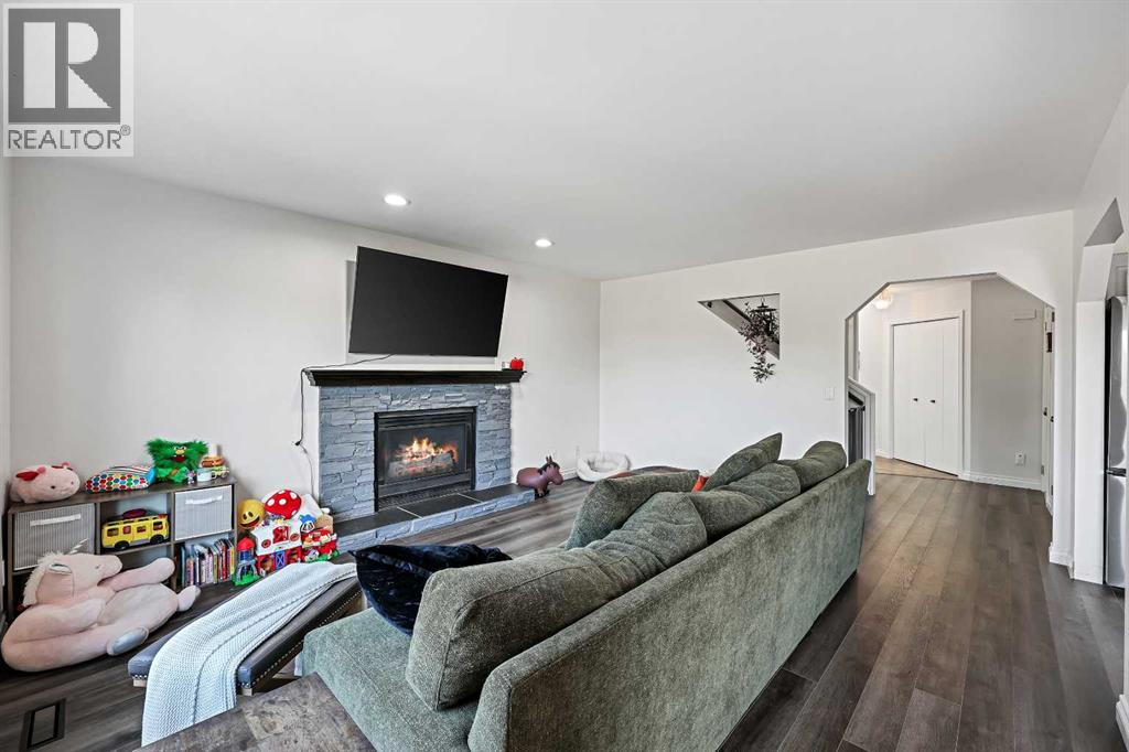 52 West Edge Road, Cochrane, Alberta  T4C 1L1 - Photo 7 - A2262912