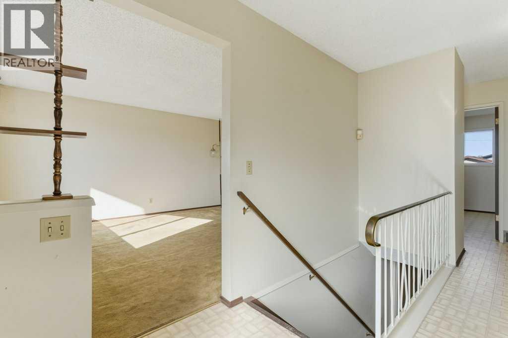 64 Maranda Close Ne, Calgary, Alberta  T2A 3E8 - Photo 3 - A2263969