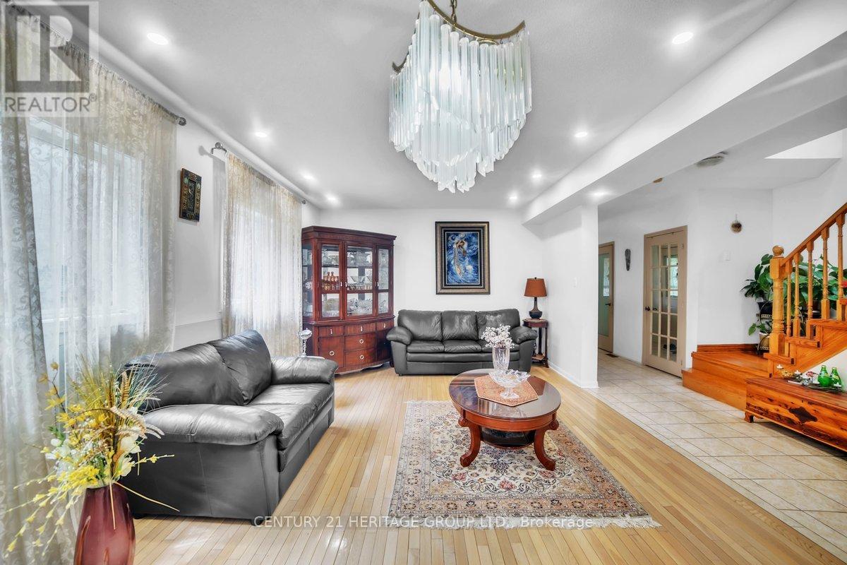 765 Dillman Avenue, Newmarket, Ontario  L3X 2K3 - Photo 4 - N12515040