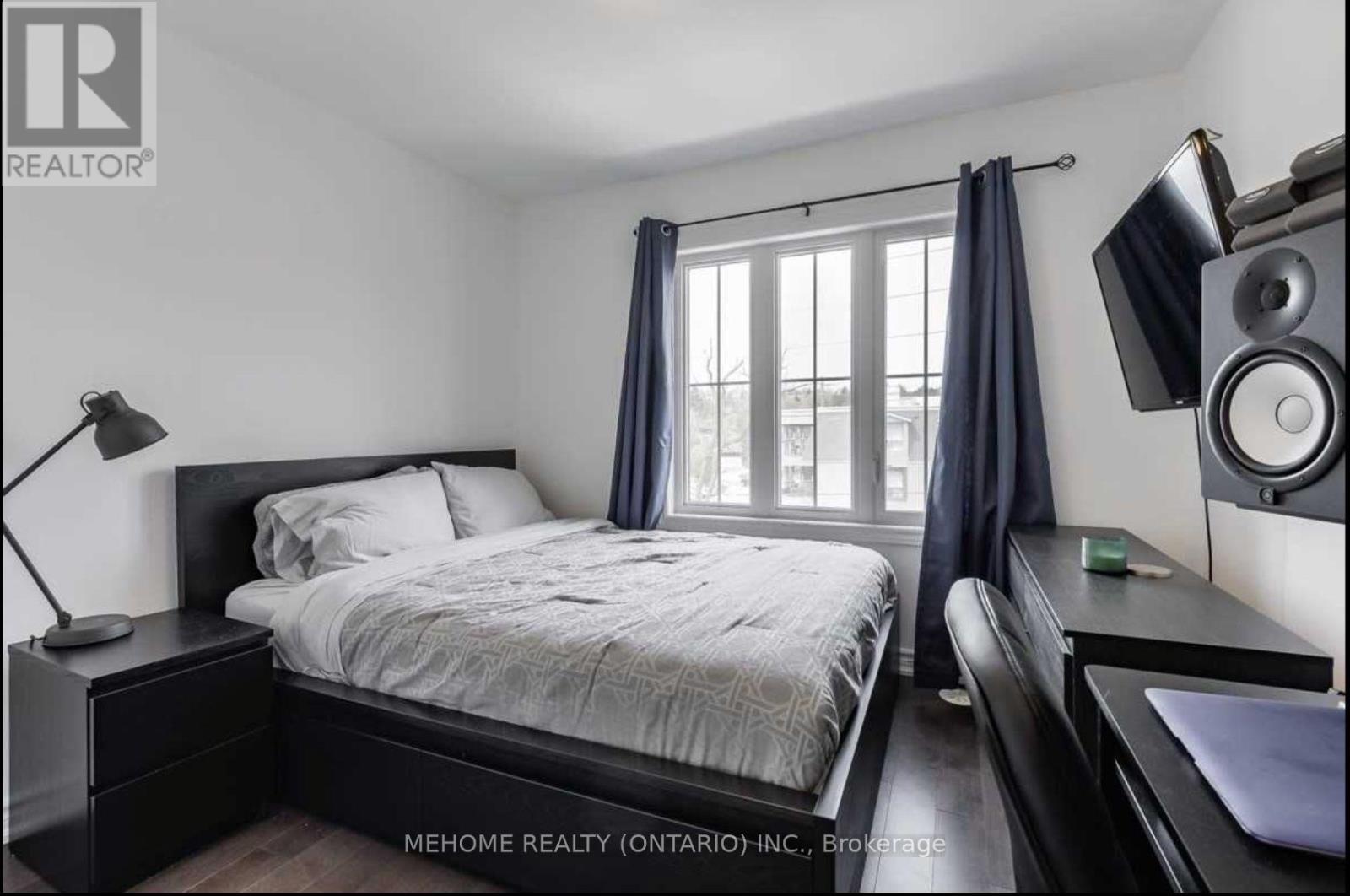 319 - 199 Pine Grove Road, Vaughan, Ontario  L4L 2H7 - Photo 8 - N12515052