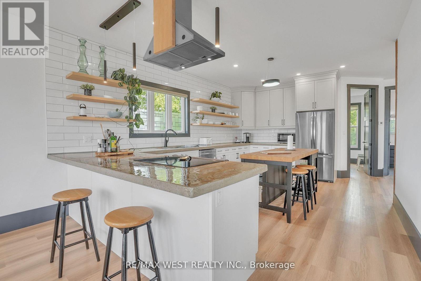 171 Fox Street, Penetanguishene, Ontario  L9M 1E7 - Photo 4 - S12514958