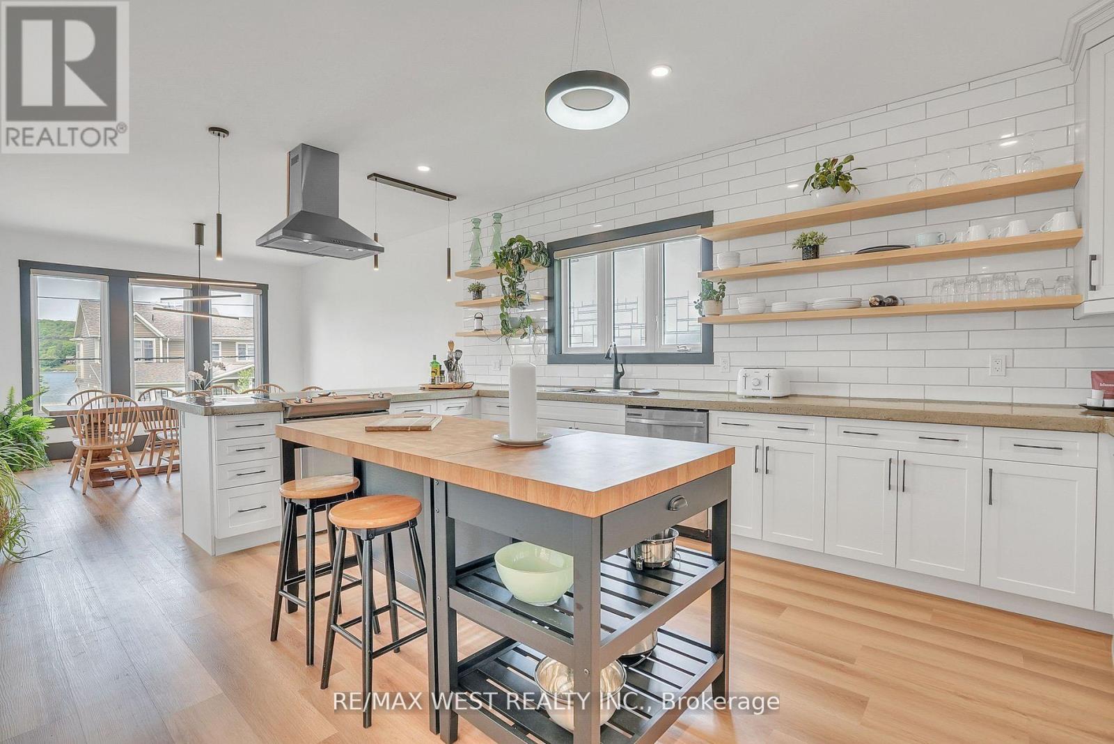 171 Fox Street, Penetanguishene, Ontario  L9M 1E7 - Photo 5 - S12514958