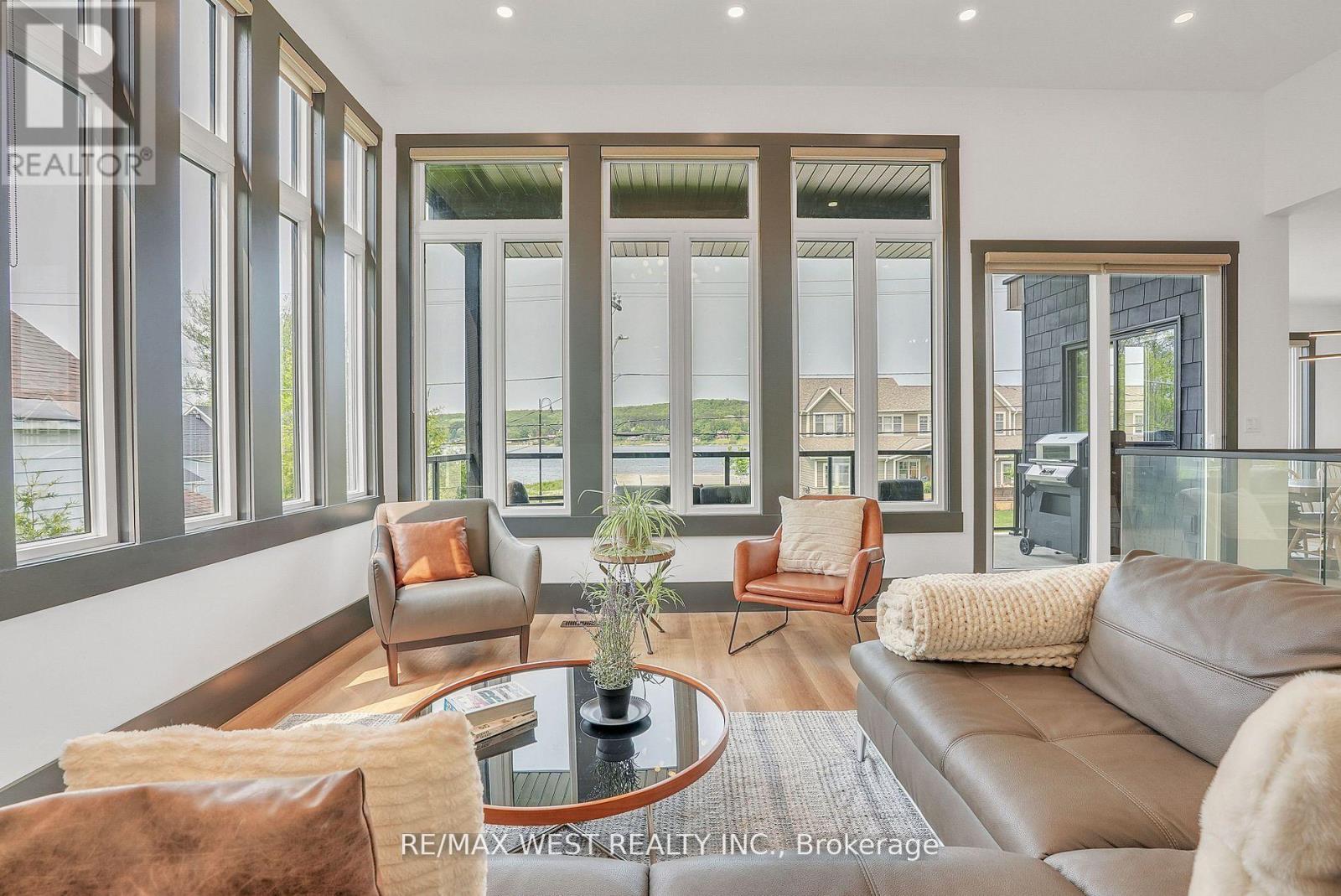 171 Fox Street, Penetanguishene, Ontario  L9M 1E7 - Photo 7 - S12514958