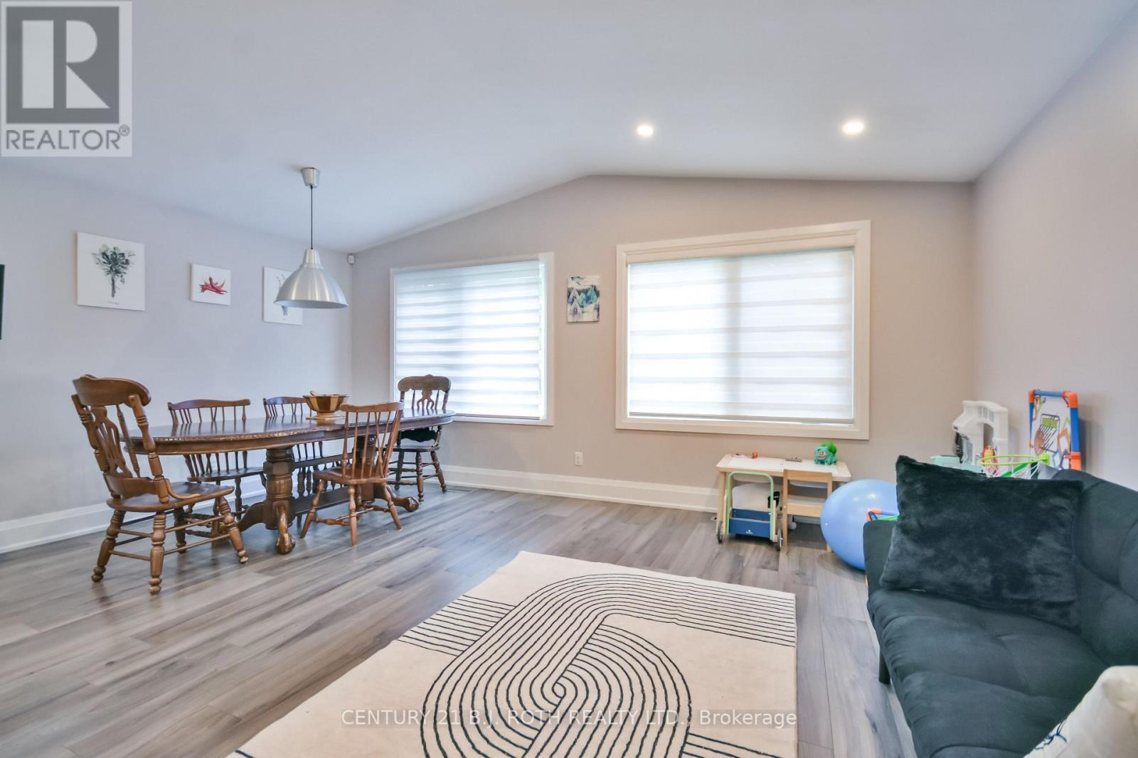 16 Gloria Street, Barrie (Sunnidale), Ontario  L4N 4L9 - Photo 4 - S12514976