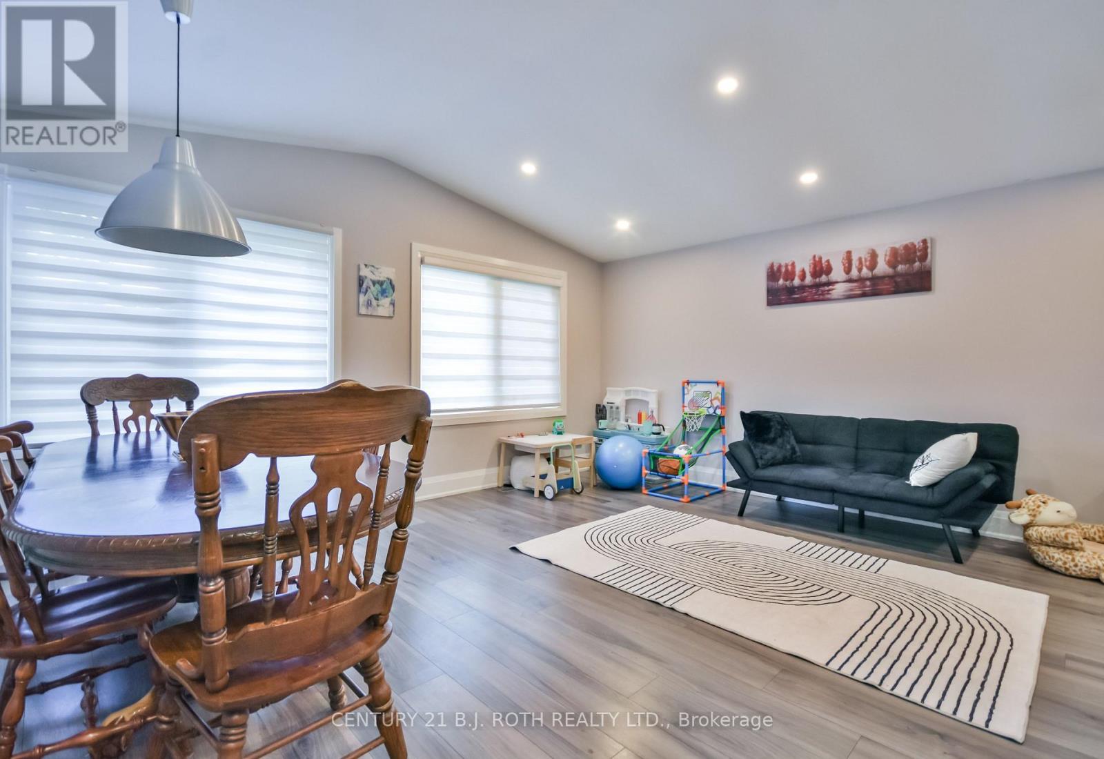 16 Gloria Street, Barrie (Sunnidale), Ontario  L4N 4L9 - Photo 7 - S12514976