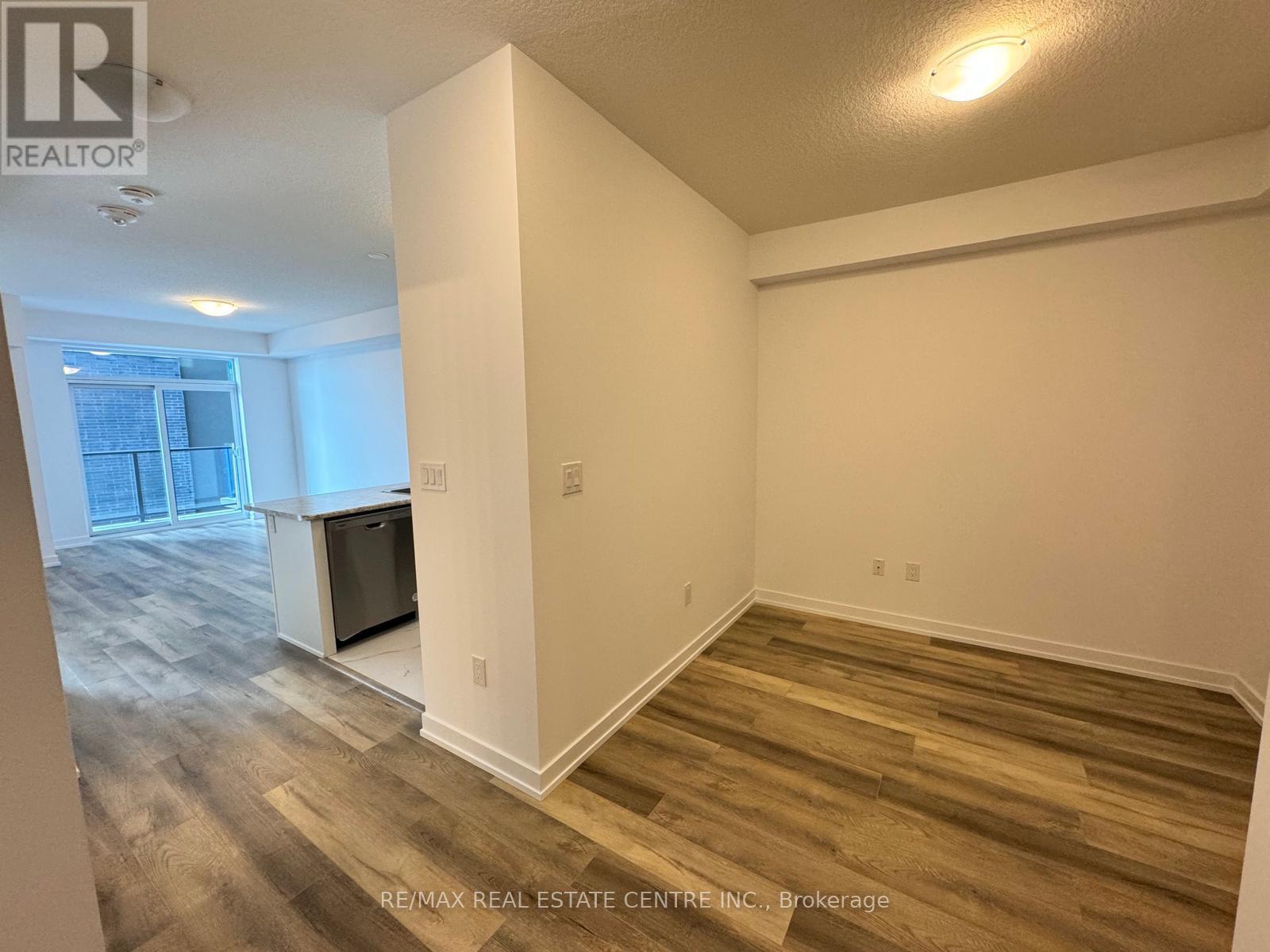 470 Dundas Street E, Hamilton, Ontario  L8B 2A6 - Photo 5 - X12512132