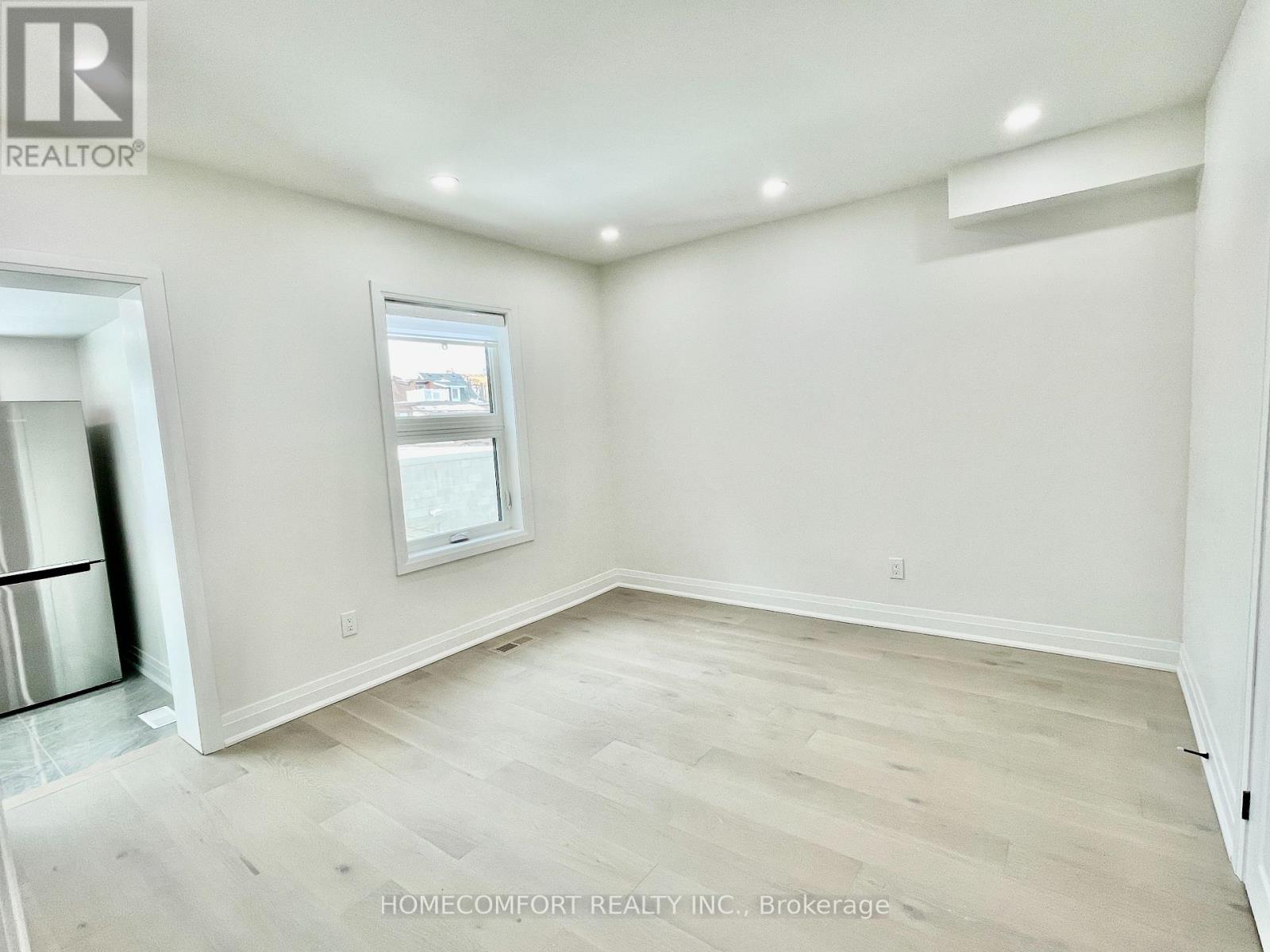 Upper - 20 St Clair Gardens, Toronto, Ontario  M6E 3V4 - Photo 2 - W12514968