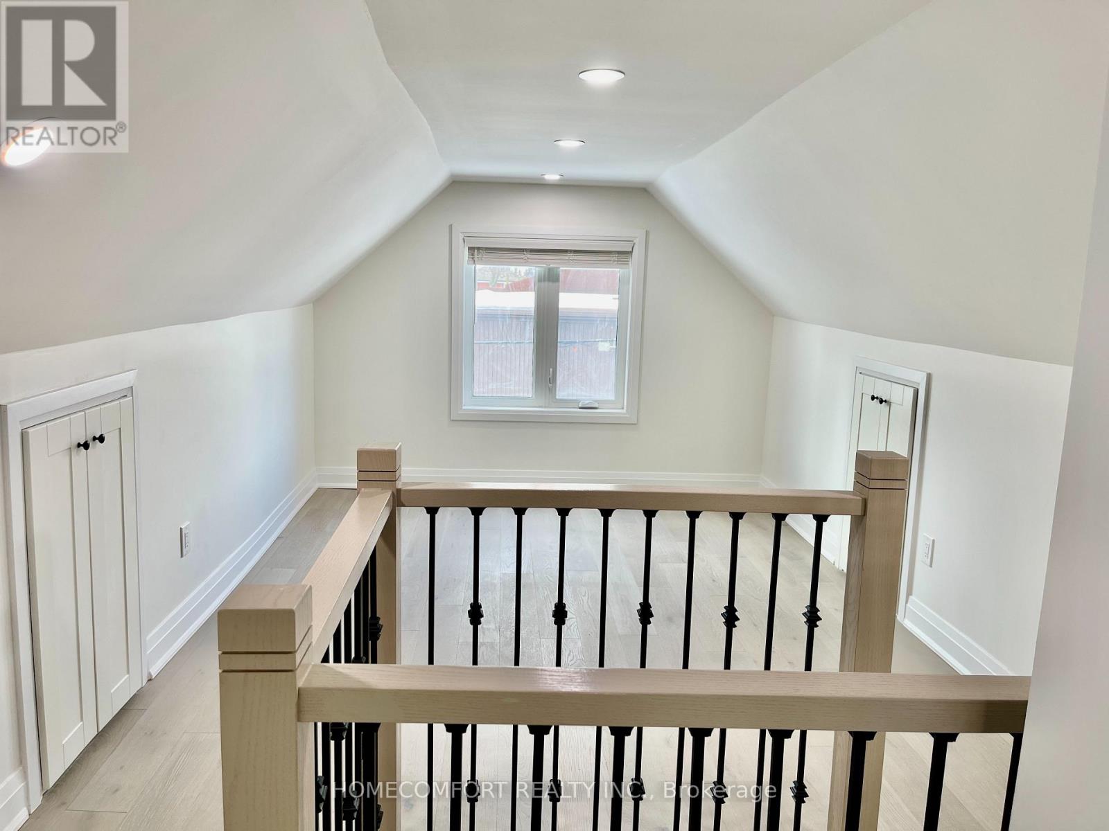 Upper - 20 St Clair Gardens, Toronto, Ontario  M6E 3V4 - Photo 22 - W12514968