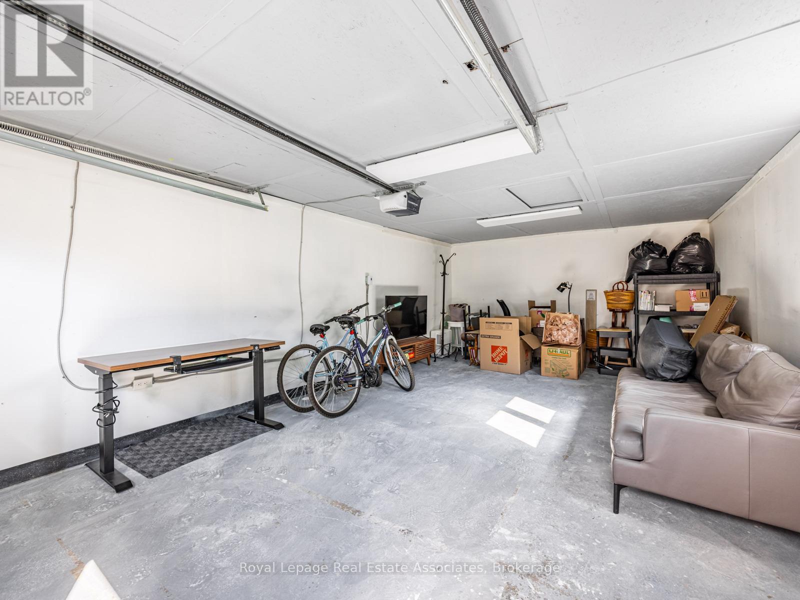 5 Little Boulevard, Toronto, Ontario  M6E 4N1 - Photo 34 - W12514970