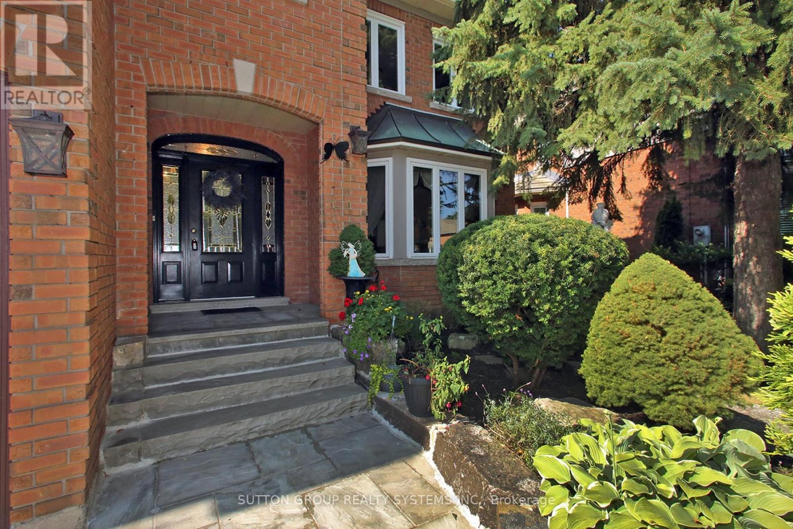 4873 Forest Hill Drive Sw, Mississauga, Ontario  L5M 5B1 - Photo 4 - W12514974