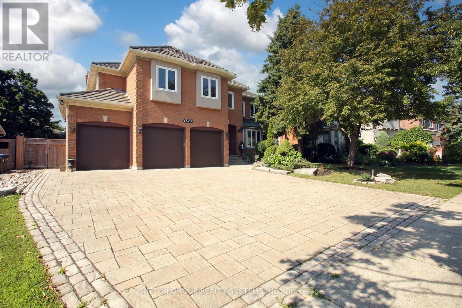 4873 Forest Hill Drive Sw, Mississauga, Ontario  L5M 5B1 - Photo 5 - W12514974