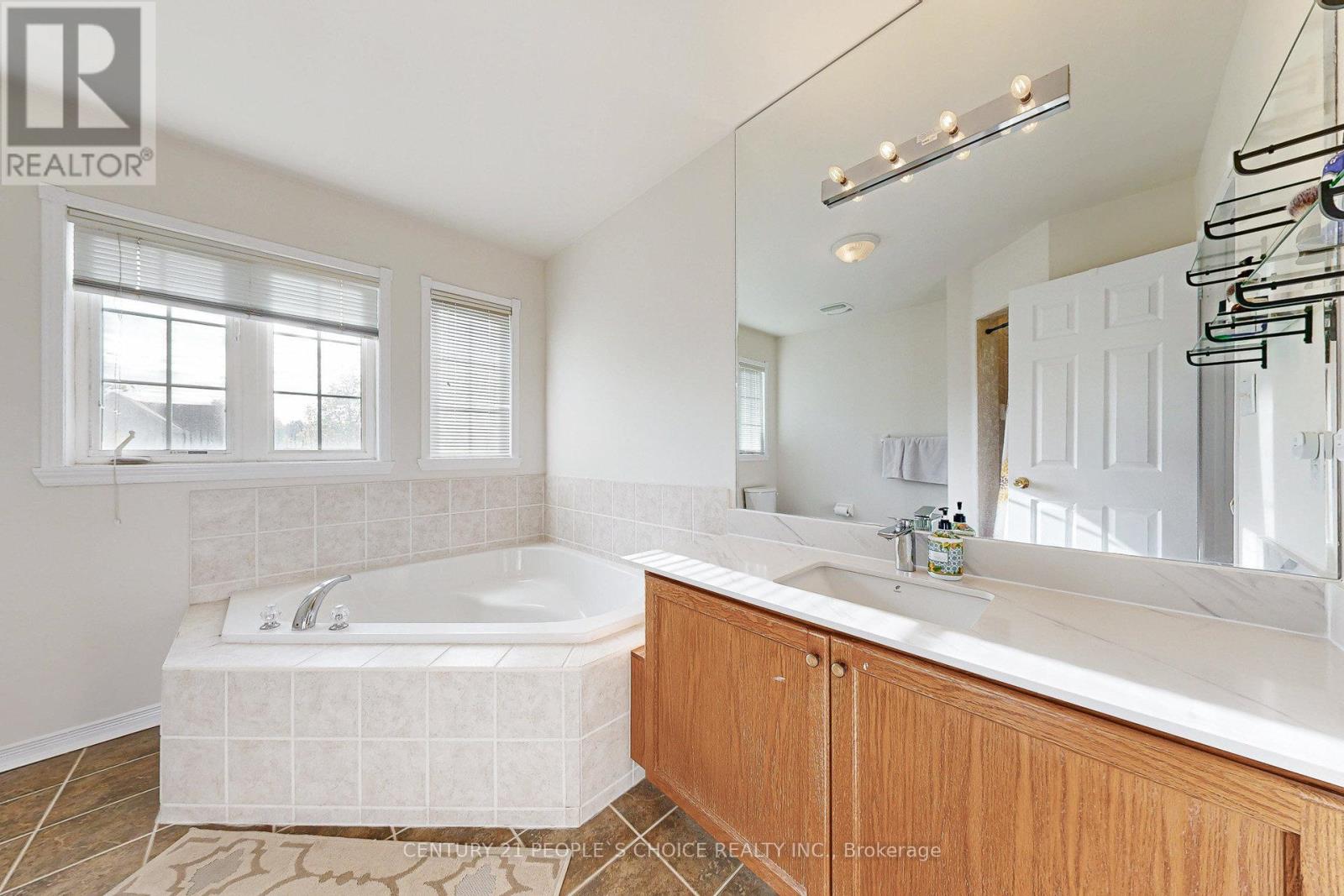 167 - 5260 Mcfarren Boulevard, Mississauga, Ontario L5M 7J5 - Photo 37 - W12515028