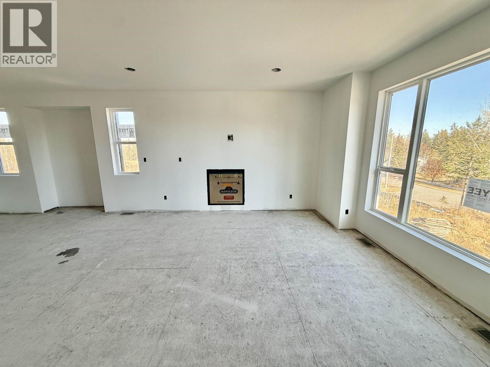 905 Spruce Place, 100 Mile House, British Columbia  V0K 2E0 - Photo 7 - R3046883