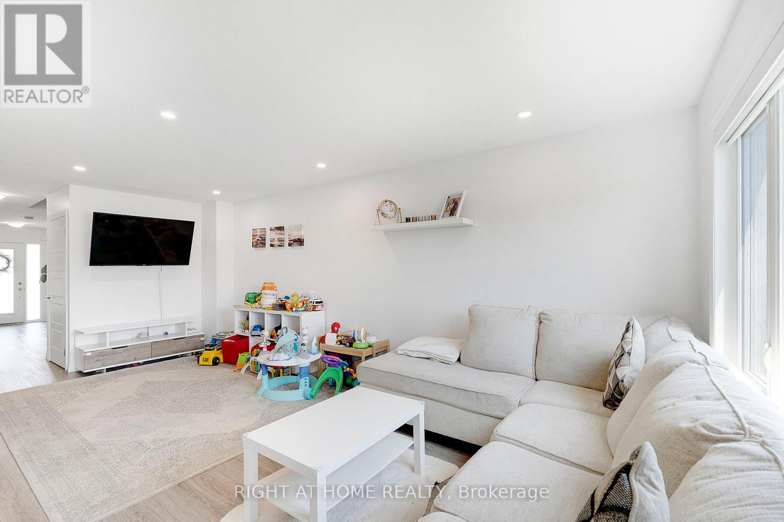 78 Pony Way, Kitchener, Ontario  N2R 0R8 - Photo 10 - X12514980